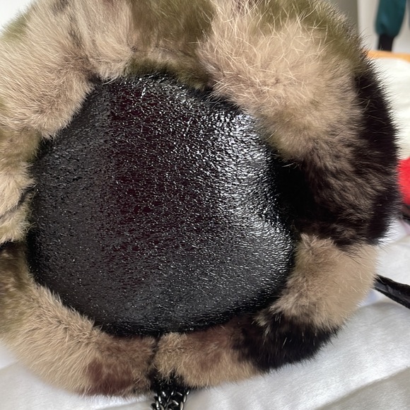 BNW JOCELYN CAMOUFLAGE RABBIT FUR BUCKET PURSE - Picture 5 of 7